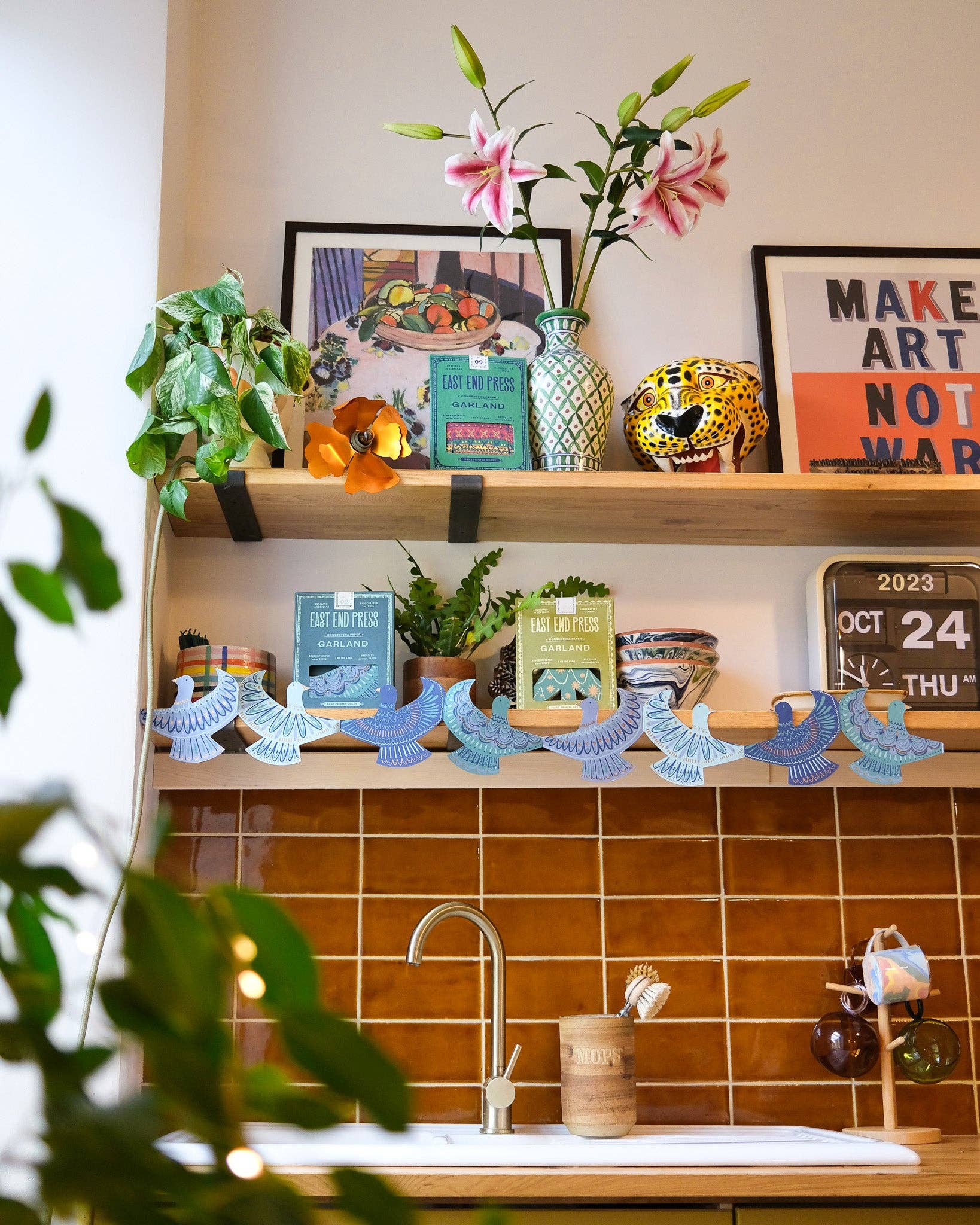 Peace Doves Concertina Garland