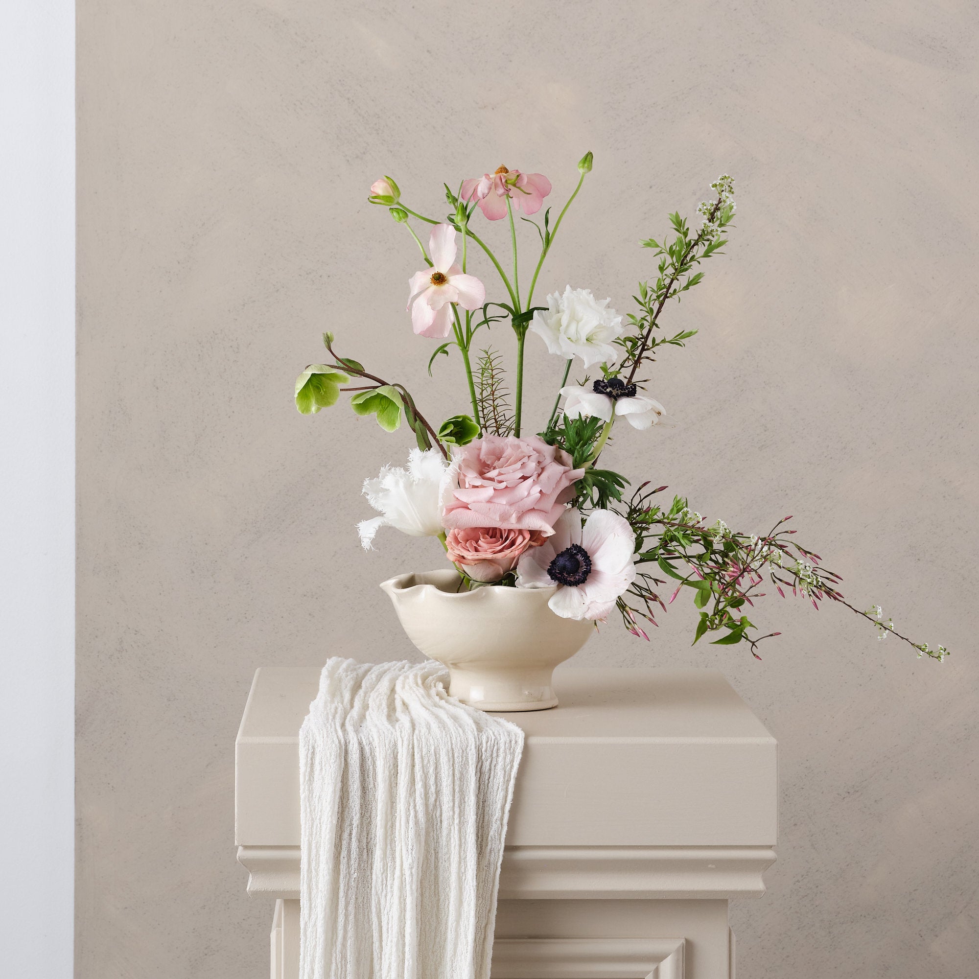 Stoneware Frilly Footed Bowl | 2 Sizes Available