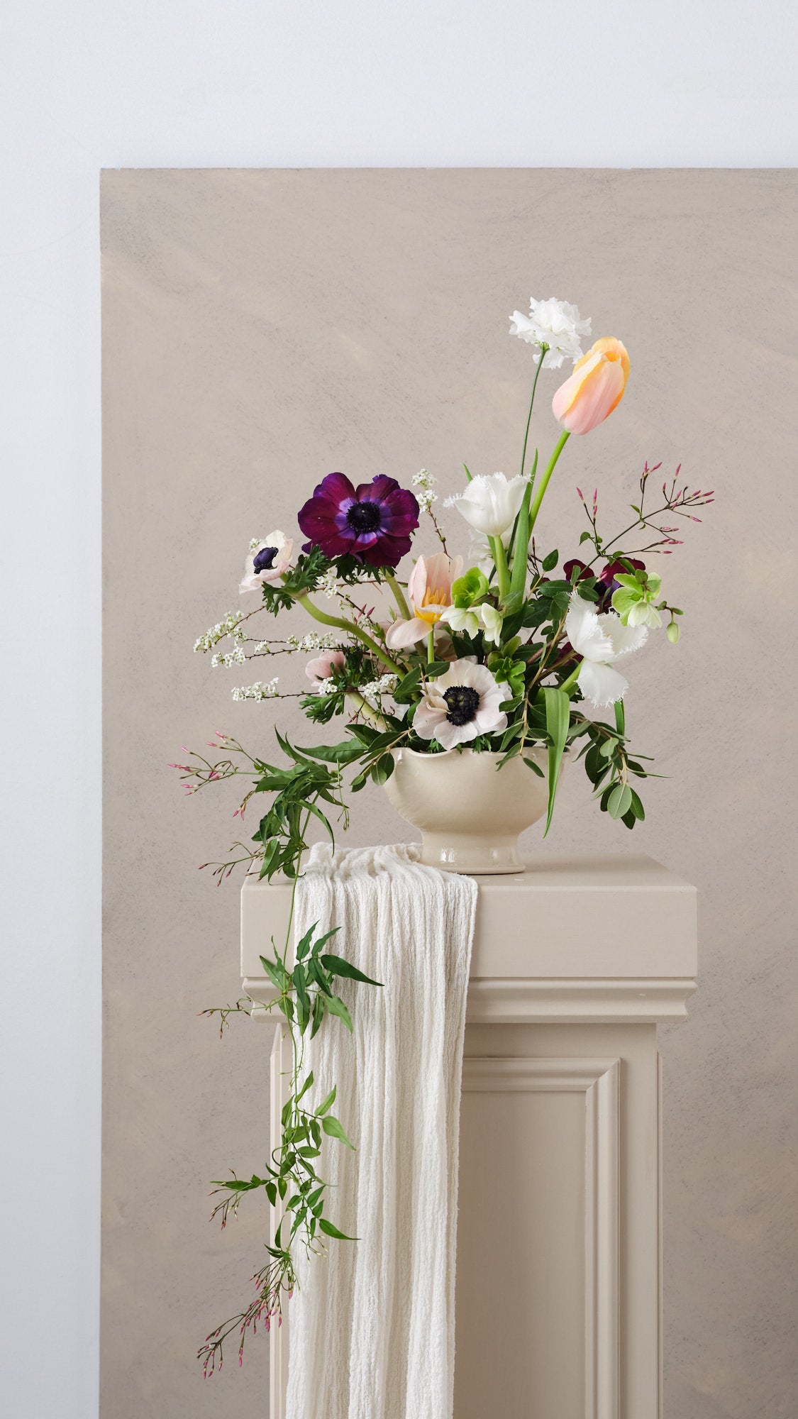 Stoneware Frilly Footed Bowl | 2 Sizes Available