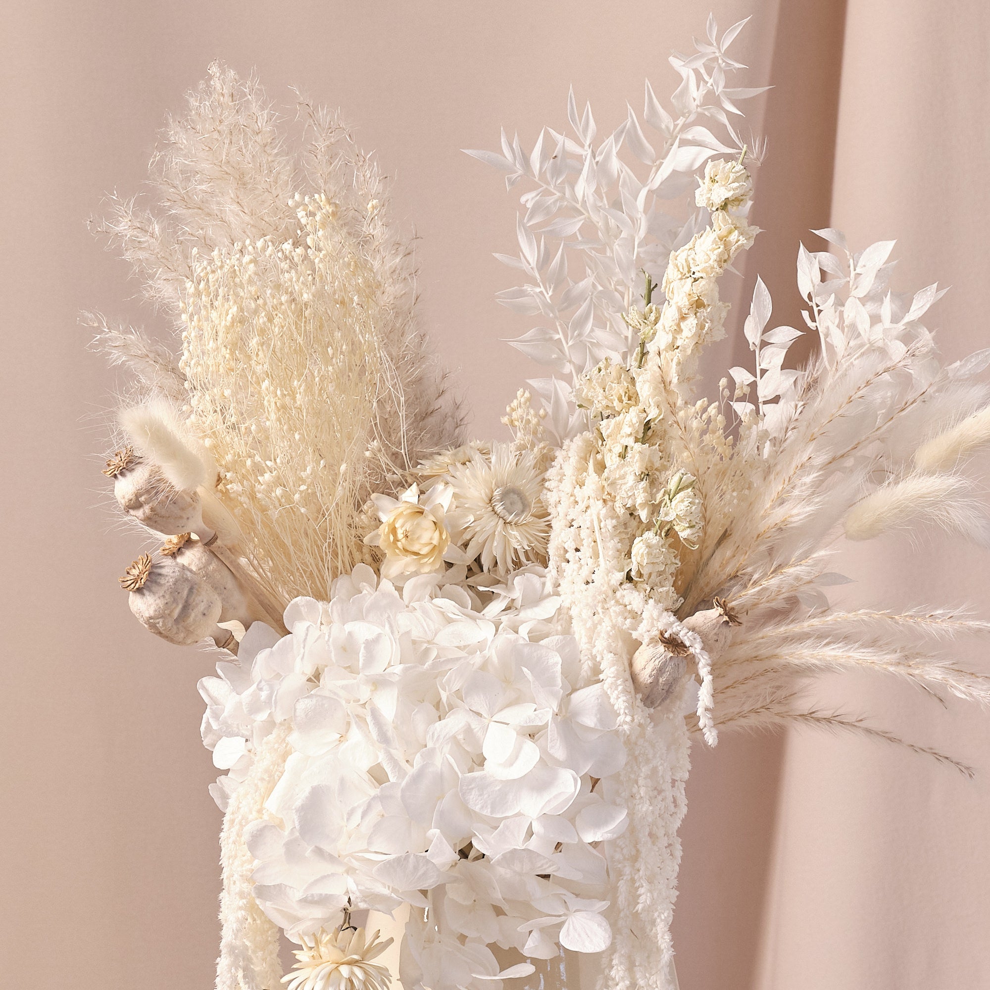 Everlasting White Dried Flower Vase Arrangements