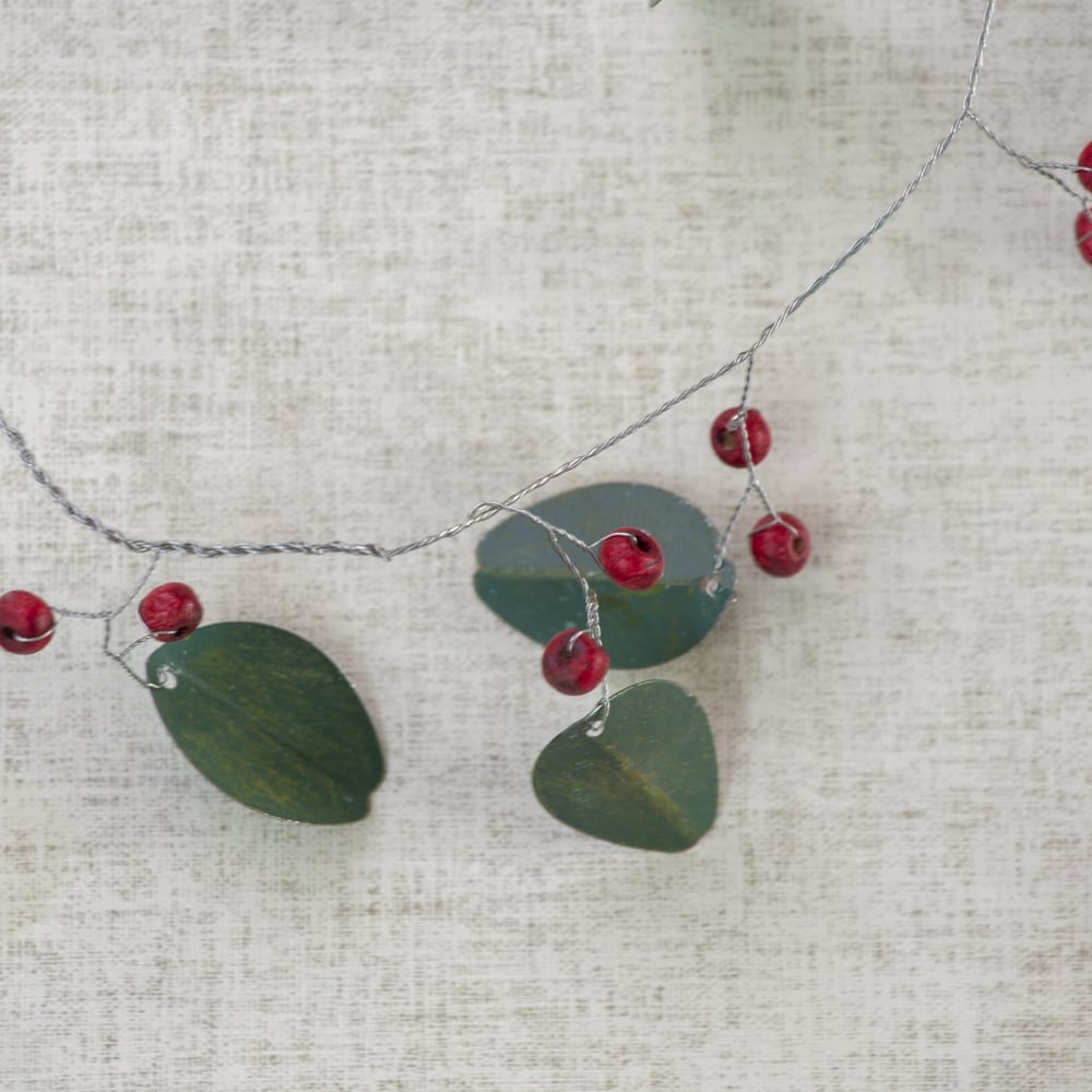 Winter Berry Wooden Garland