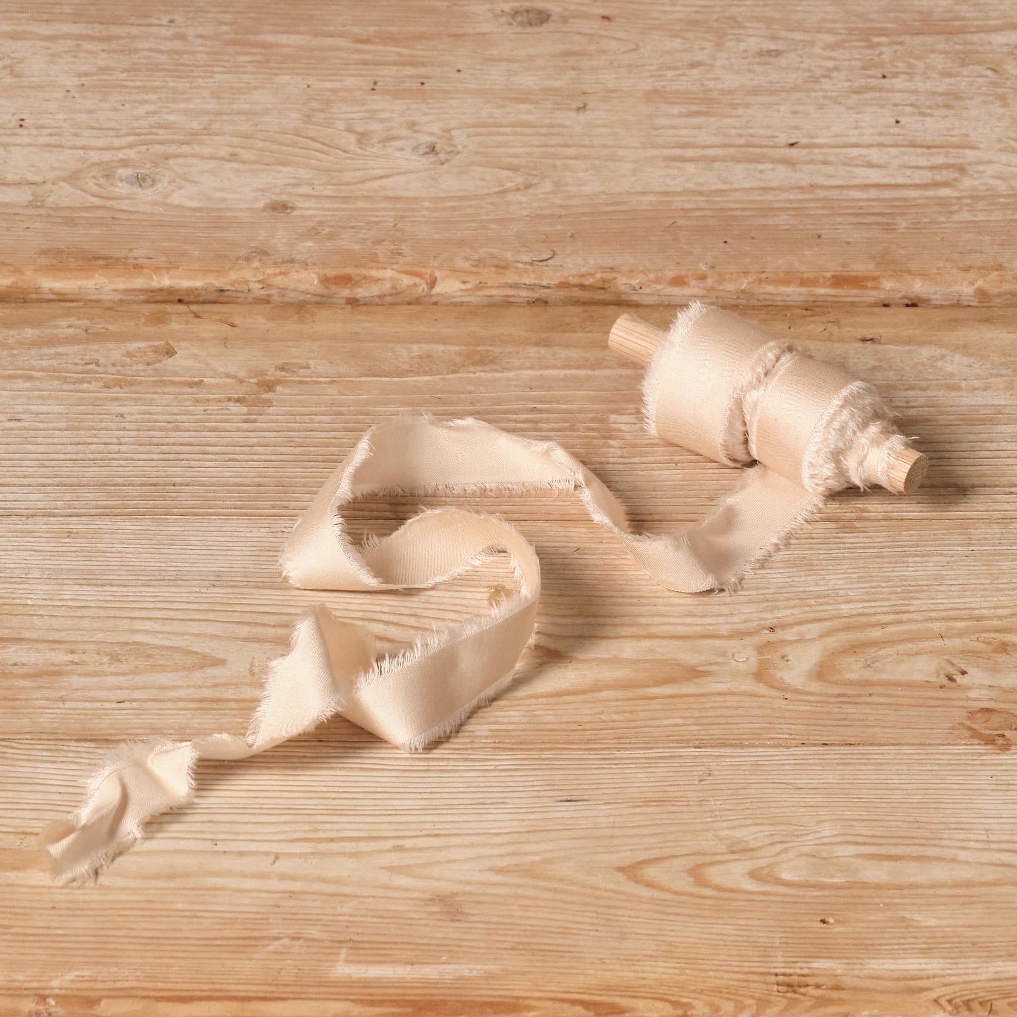 Dusty Nudes Buttonhole / Corsage