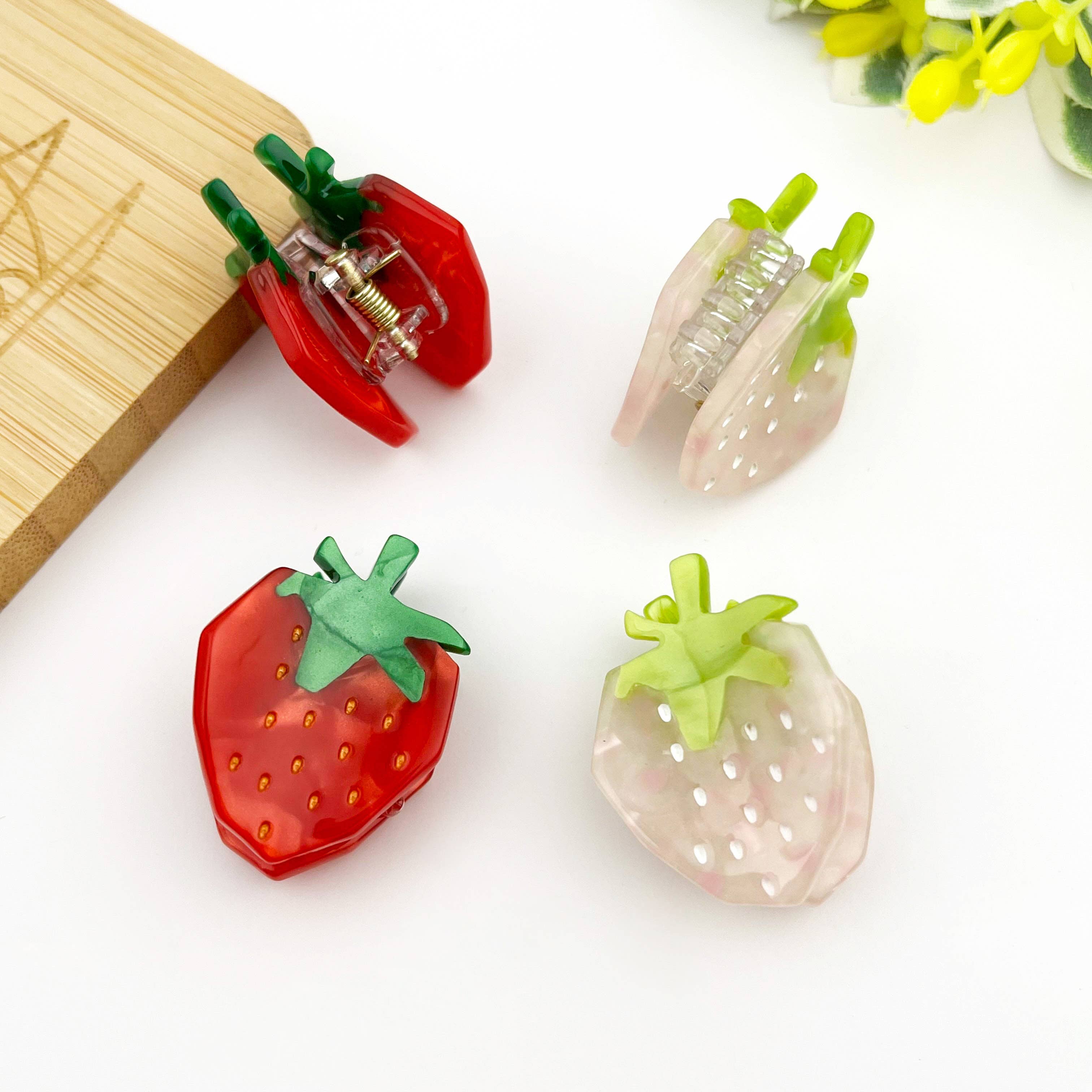 Mini Strawberry Claw