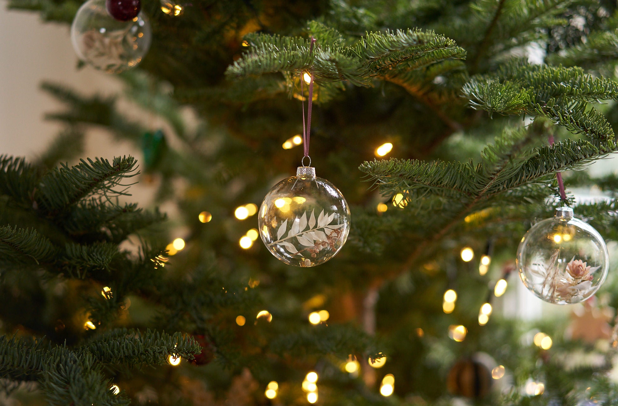 Set of 5 Dried flower Baubles: White