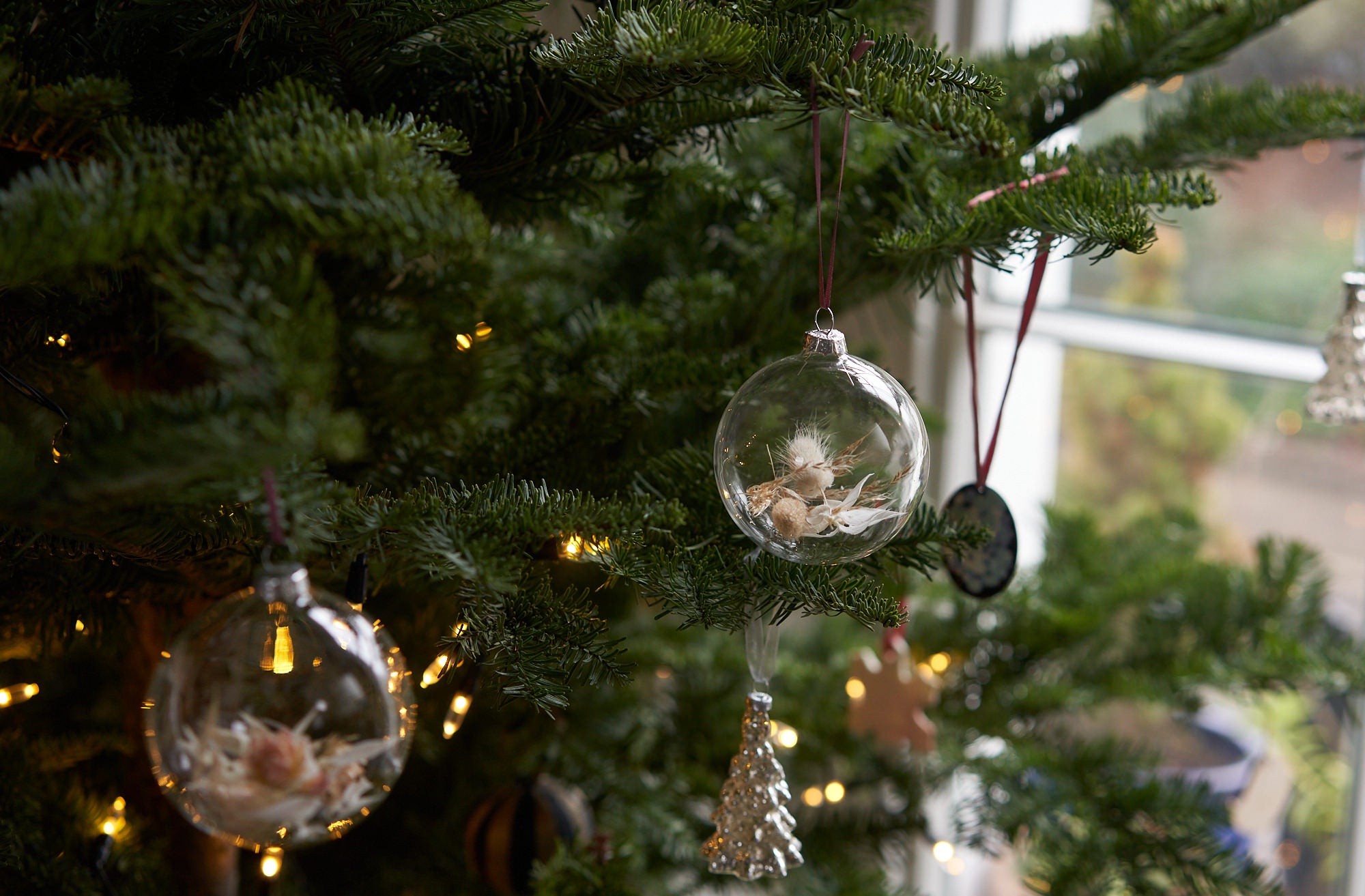 Set of 5 Dried flower Baubles: White