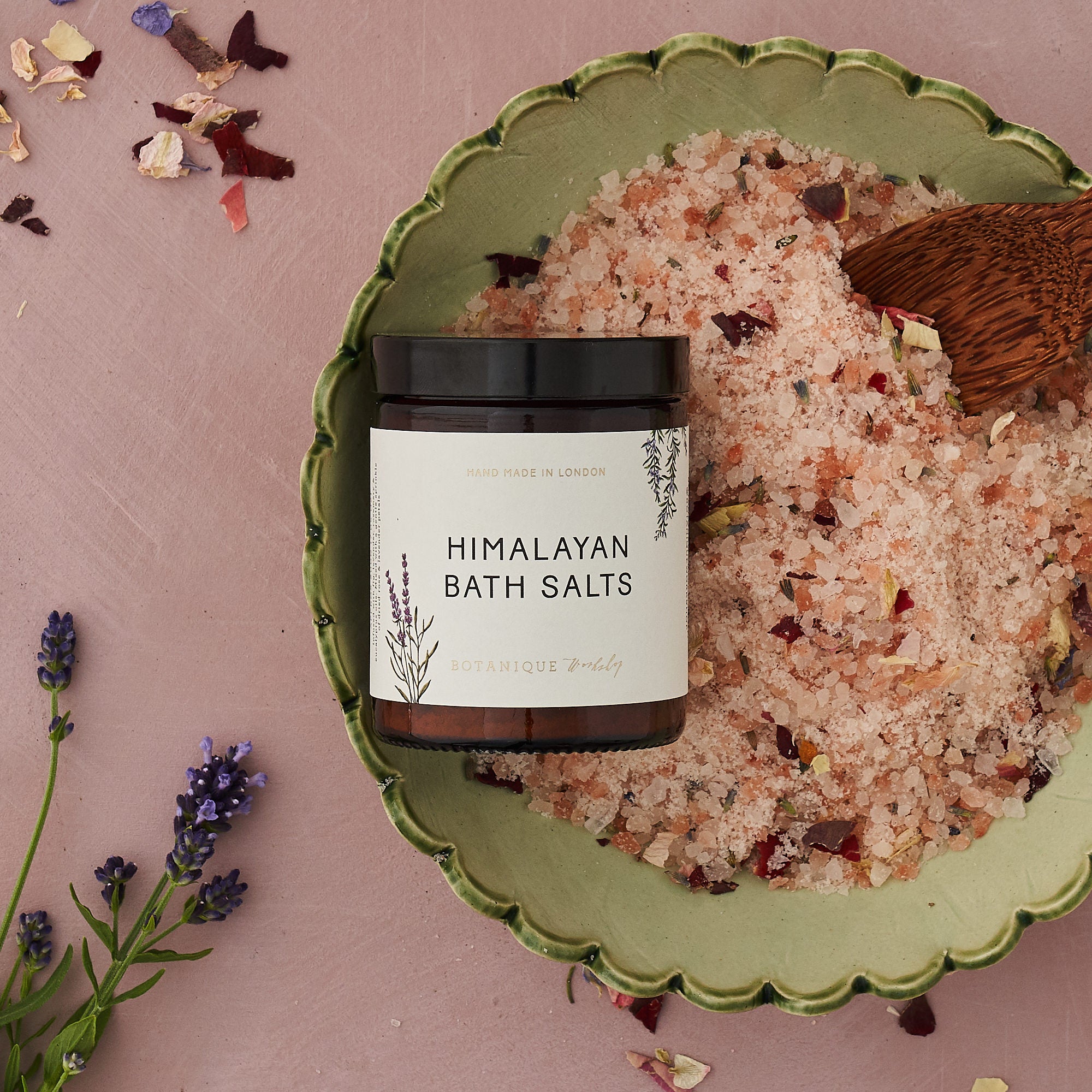 luxury gift set with flowers, handmade candle and bath salts