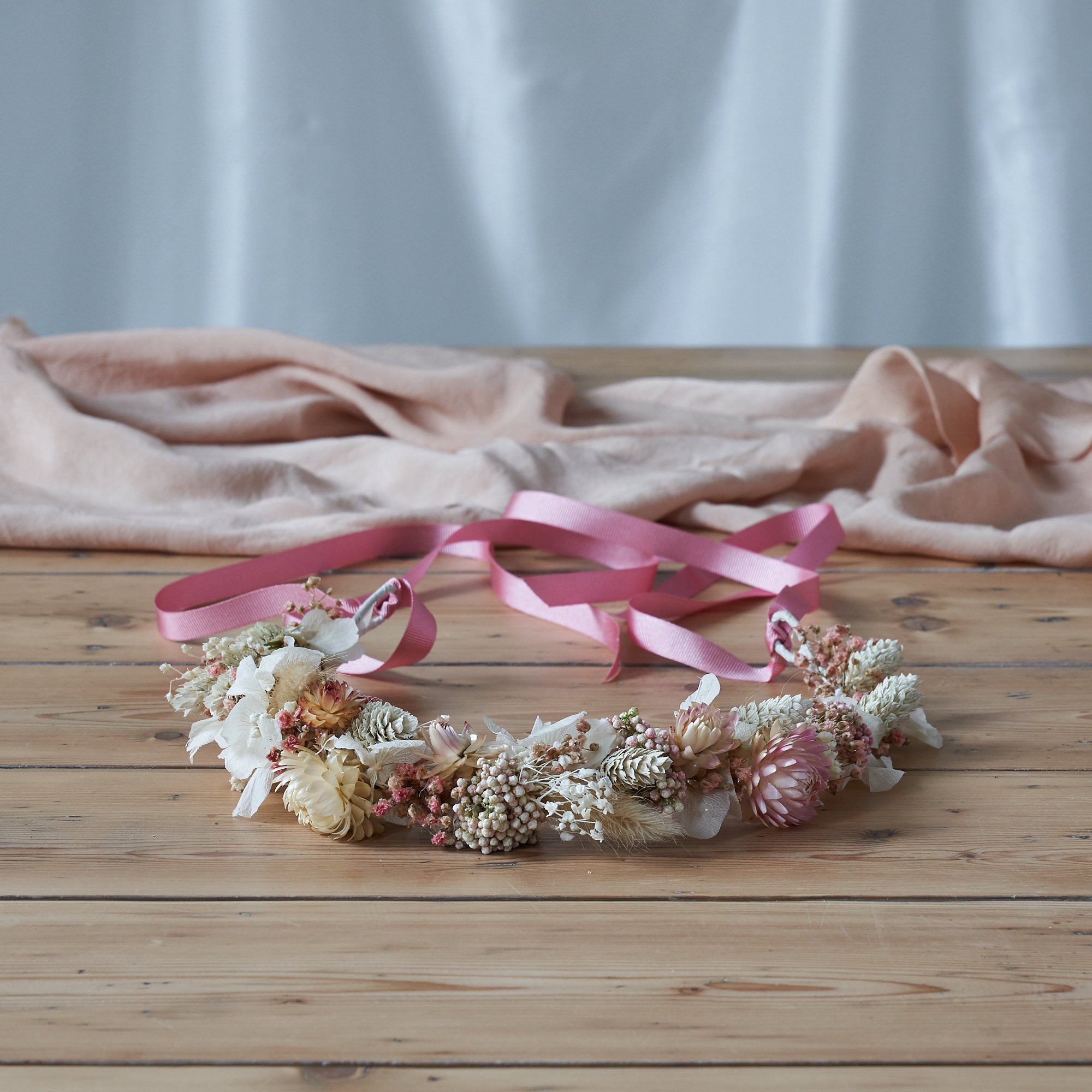 Dried flower crown : blush pink