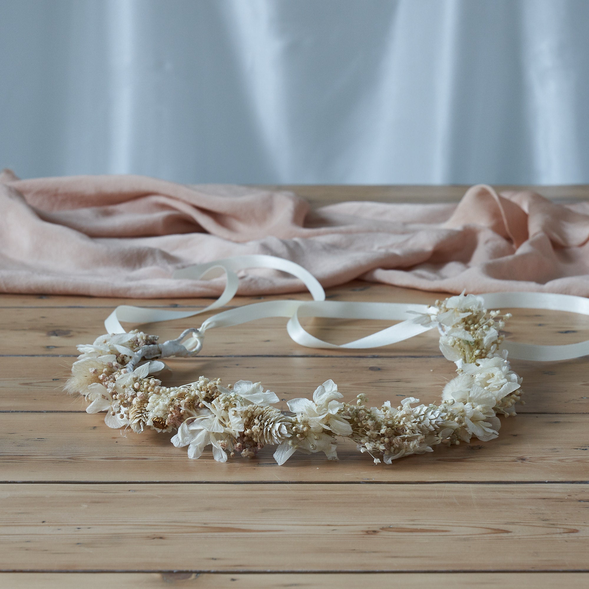 Dried flower crown : white