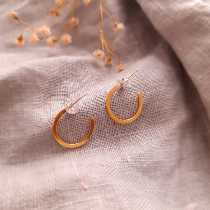 Its shop brand earrings