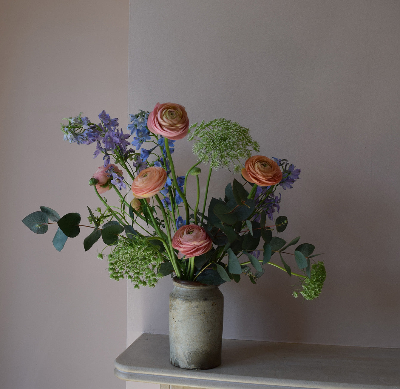 Weekly Flowers Subscription delivery Zone 2: 1x small, 1x medium bouquet