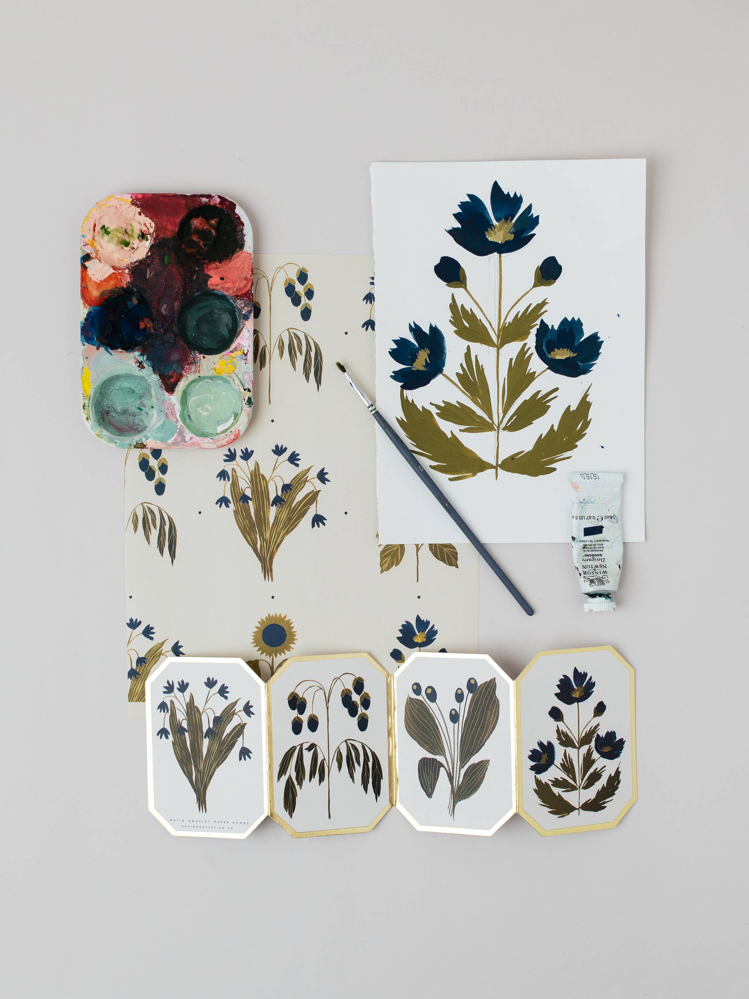 CONCERTINA BOTANICAL BLUE FLOWER DIE CUT MINI CARD