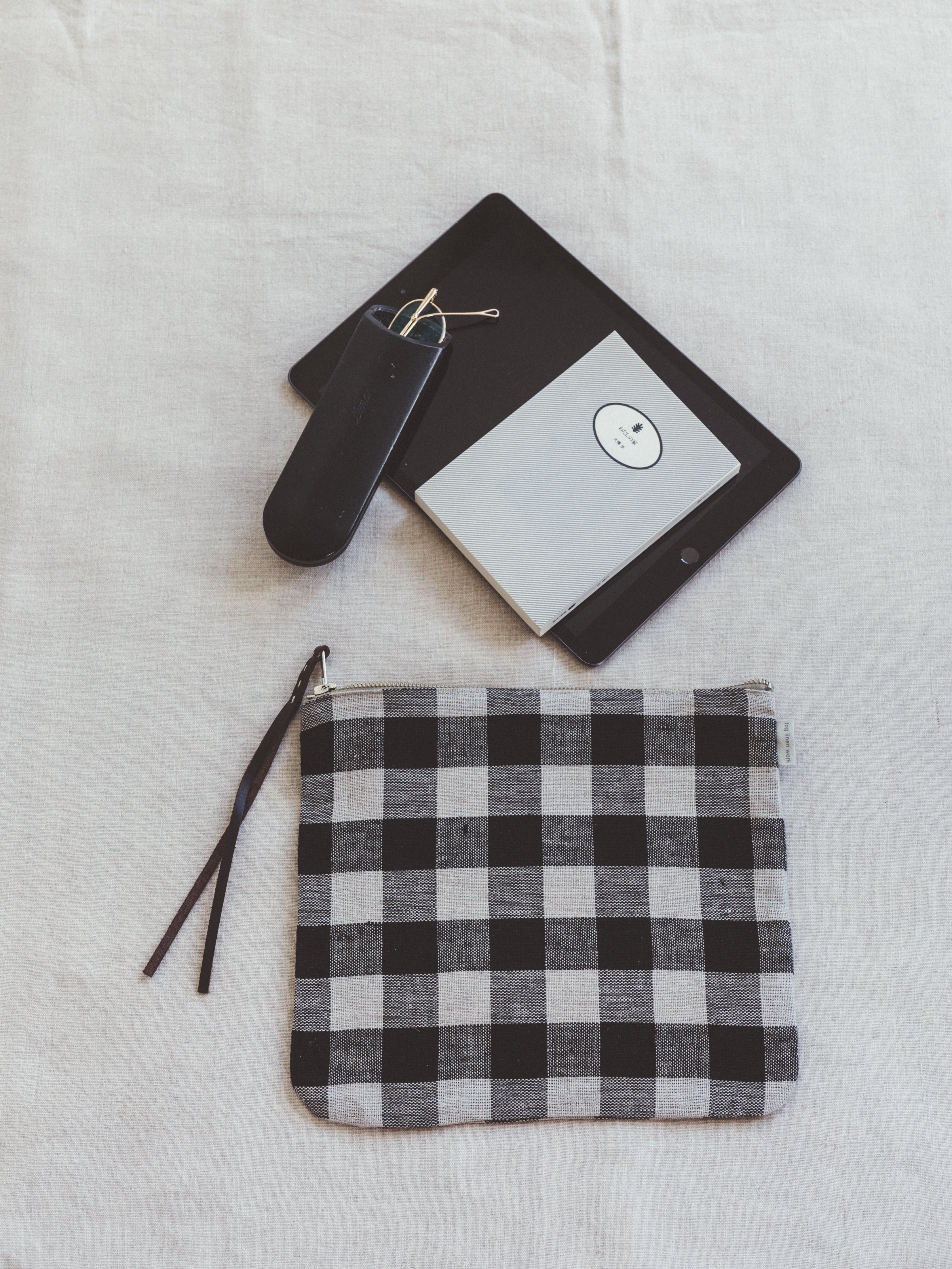 Canna Linen Pouch  | Black Natural Check | Large