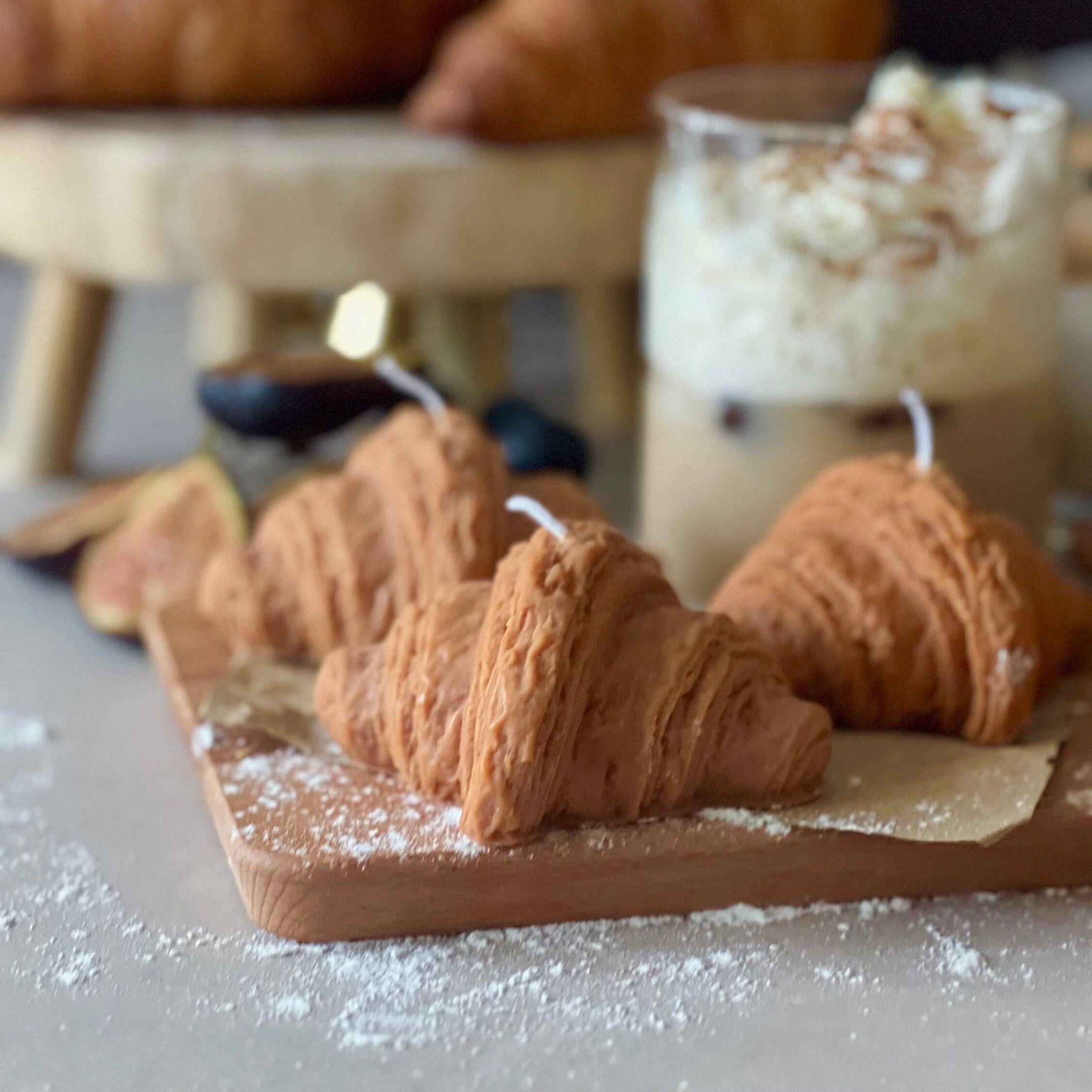 Scented Soy Wax Croissant Candle | Cinnamon Vanilla