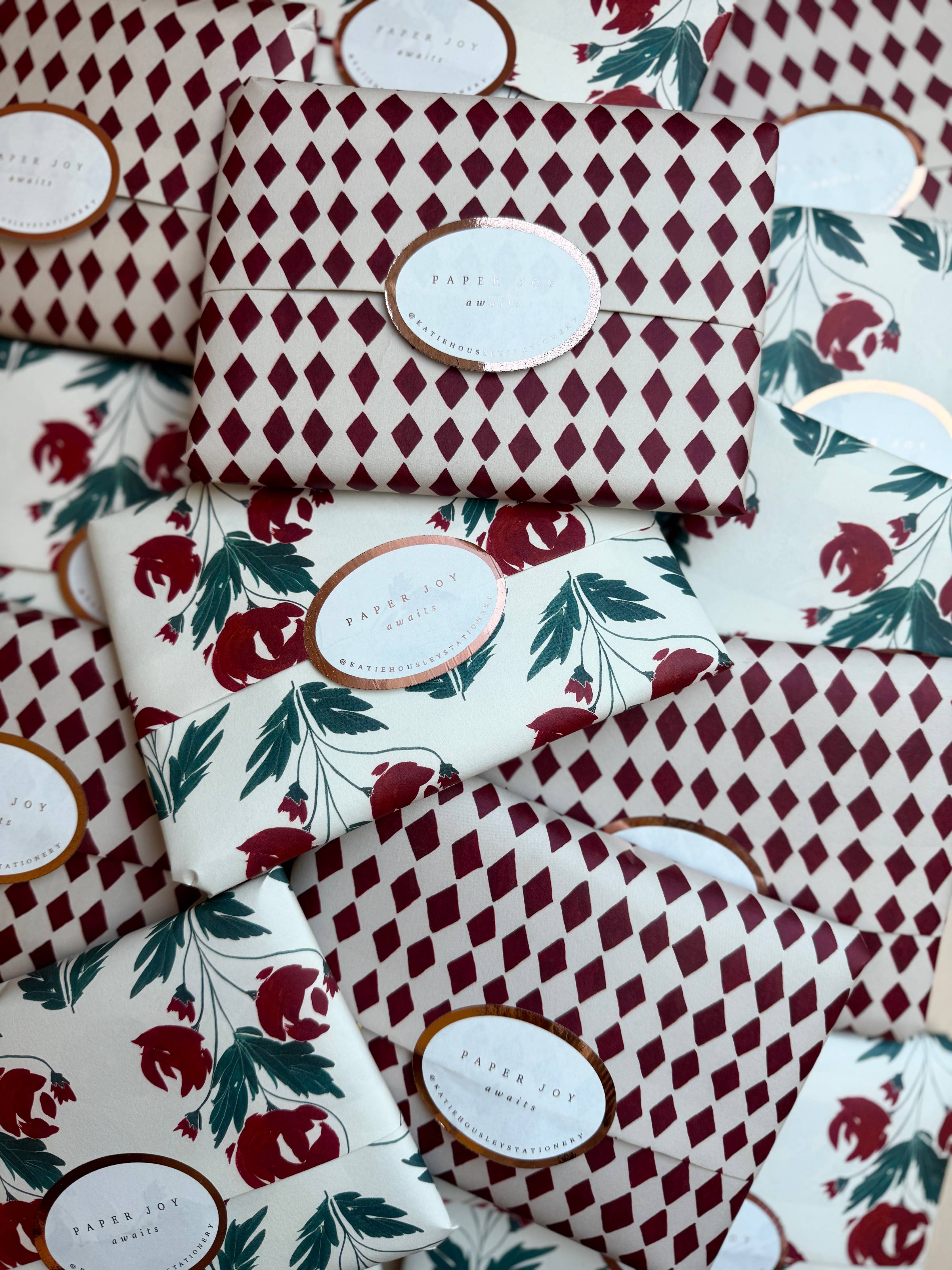 DIAMOND RED HARLEQUIN LUXURY GIFT WRAP