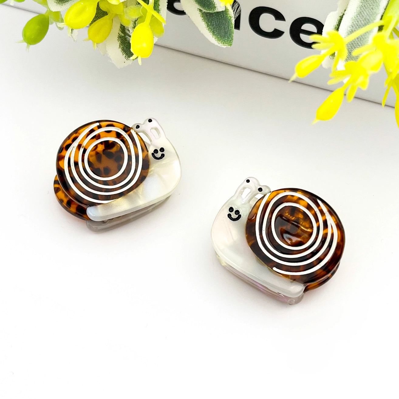 Mini Snail Hair Claw