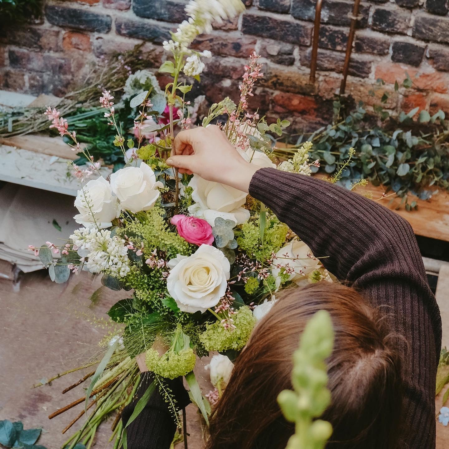 flower bouquet workshop in London by Botanique Workshop