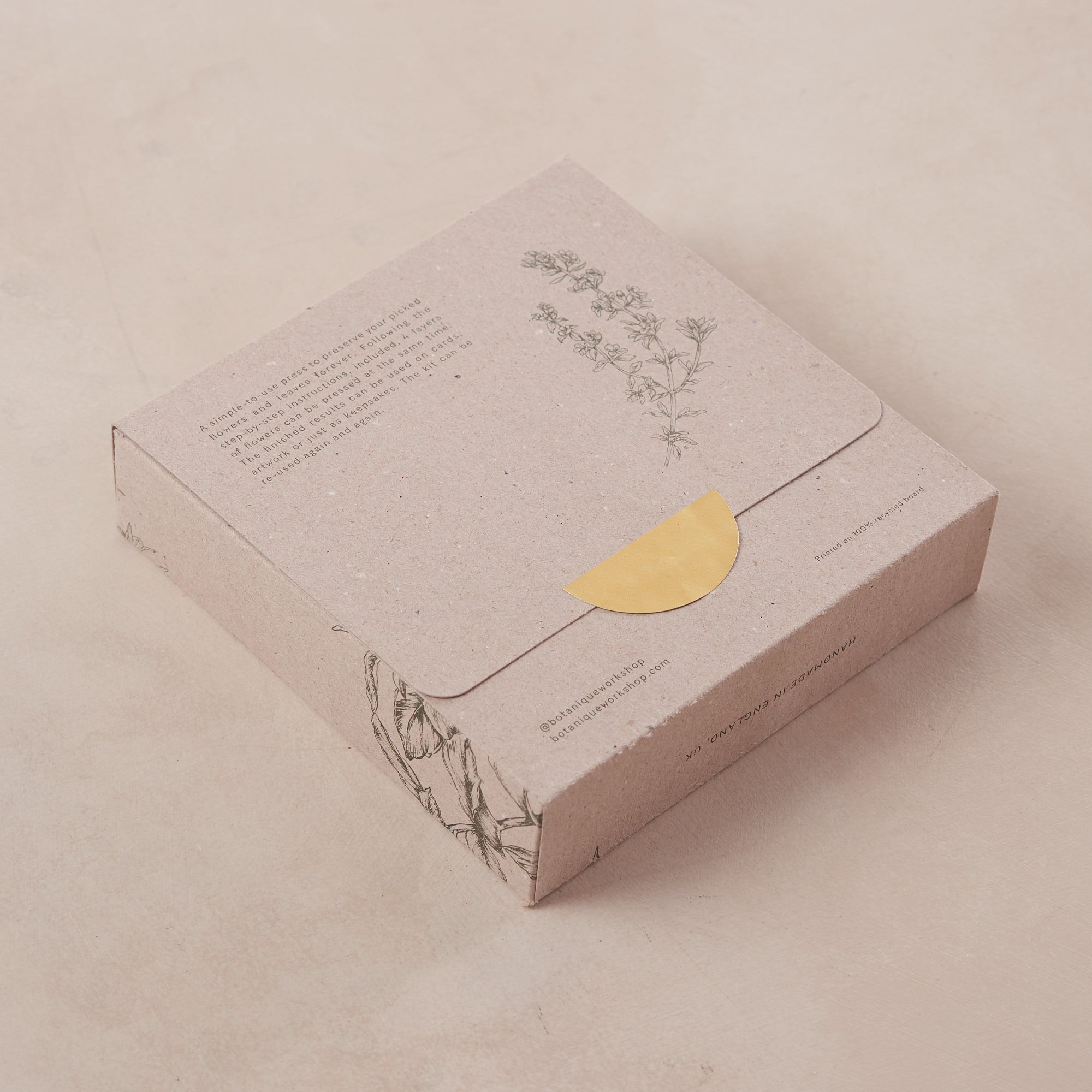 diy flower press kit by Botanique Workshop