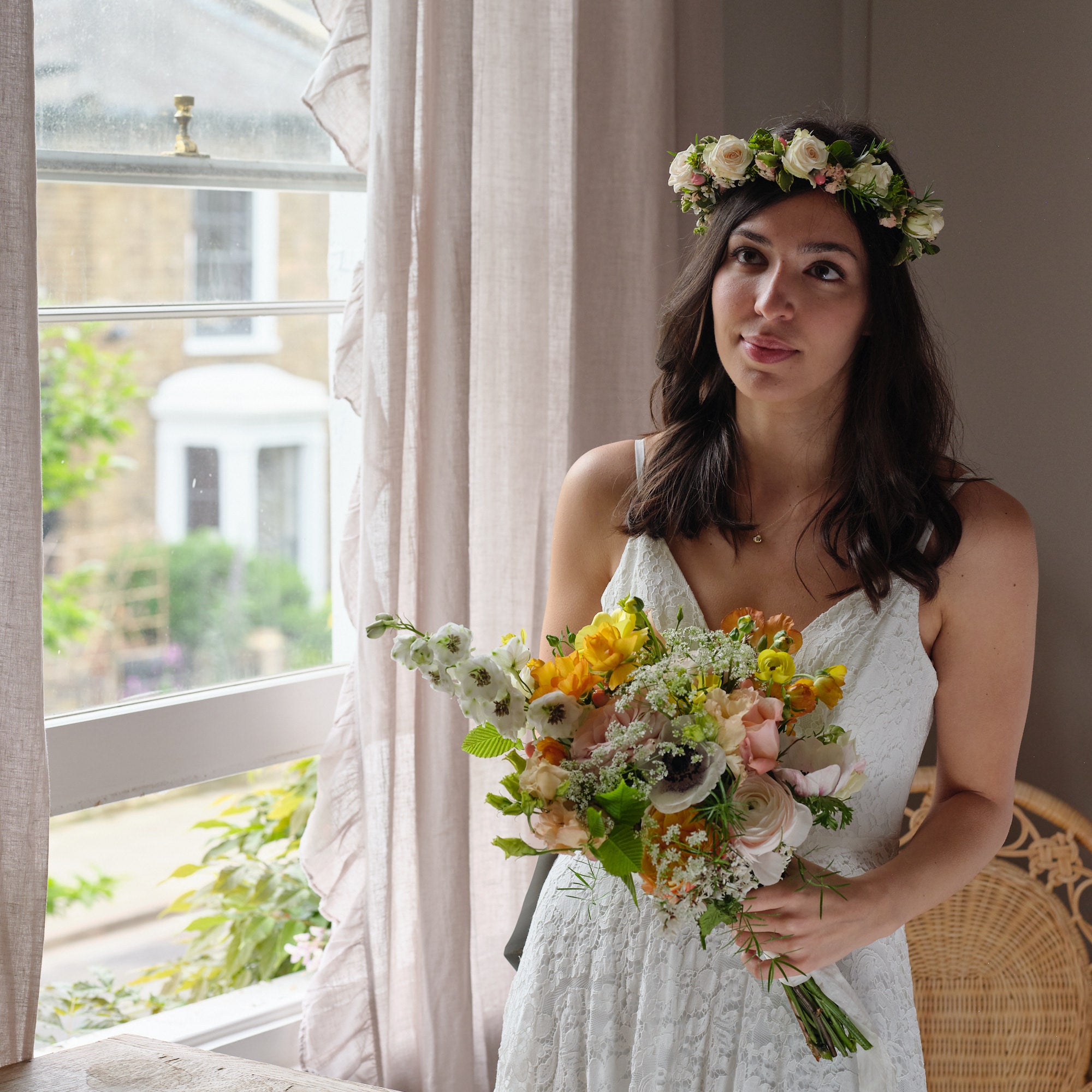 flower crown and bridal bouquet in summery fresh colour palette