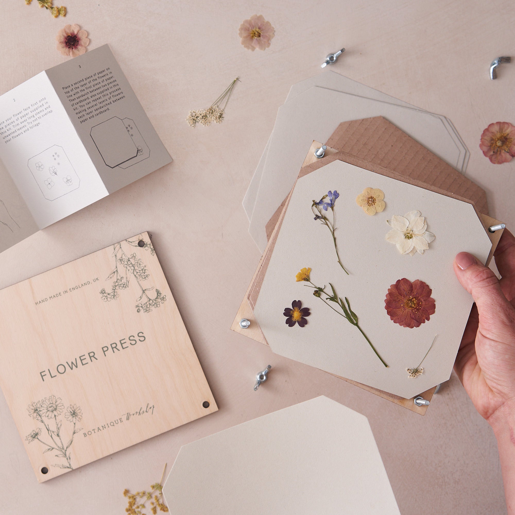 diy flower press kit by Botanique Workshop