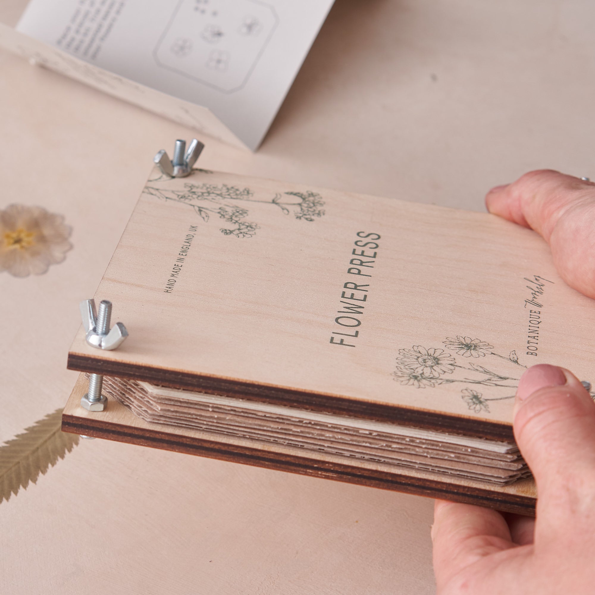 diy flower press kit by Botanique Workshop