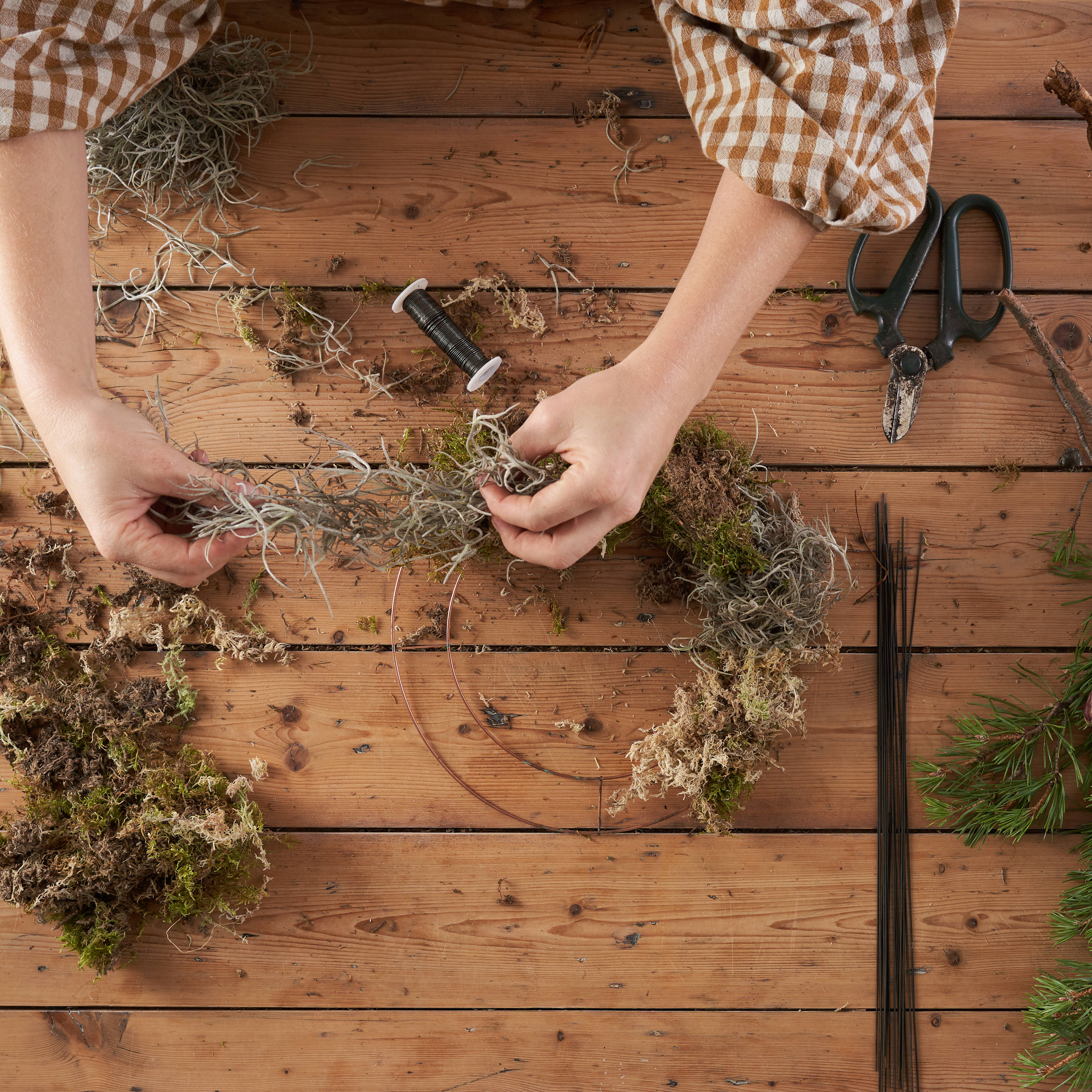 Do it yourself everlasting dried christmas wreath making kit by Botanique Workshop London